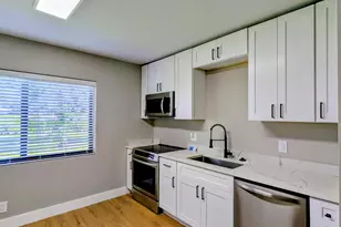 133 SE 13th Ave, Boynton Beach, FL 33435 - Photo 2