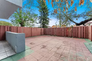 1725 W 60th St, Hialeah, FL 33012 - Photo 14
