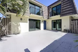 319 3rd Ct, Palm Beach Gardens, FL 33410 - Photo 1