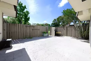 319 3rd Ct, Palm Beach Gardens, FL 33410 - Photo 18