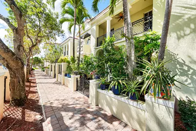 704 NW 83rd Place, Boca Raton, FL 33487 - Photo 2