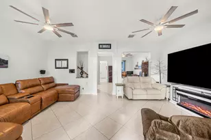704 NW 83rd Pl, Boca Raton, FL 33487 - Photo 4