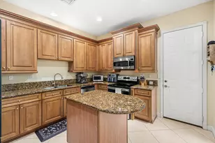 704 NW 83rd Pl, Boca Raton, FL 33487 - Photo 10