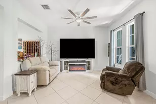 704 NW 83rd Pl, Boca Raton, FL 33487 - Photo 6