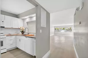 2018 SW 29th Ct, Delray Beach, FL 33445 - Photo 10