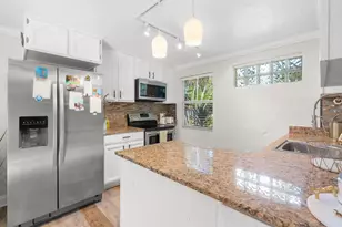 614 NE 28th St, Wilton Manors, FL 33334 - Photo 8