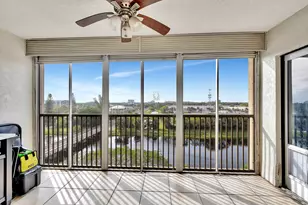 2200 S Cypress Bend Dr S, Pompano Beach, FL 33069 - Photo 20