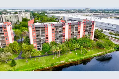 2200 S Cypress Bend Drive S #702, Pompano Beach, FL 33069 - Photo 6