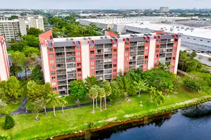 2200 S Cypress Bend Dr S, Pompano Beach, FL 33069 - Photo 6