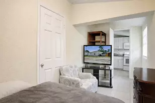 250 NW 83rd St, Miami, FL 33150 - Photo 14