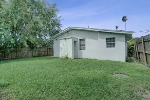 250 NW 83rd St, Miami, FL 33150 - Photo 40