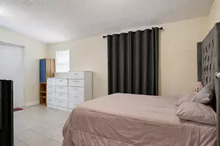 250 NW 83rd St, Miami, FL 33150 - Photo 30