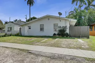 250 NW 83rd St, Miami, FL 33150 - Photo 20