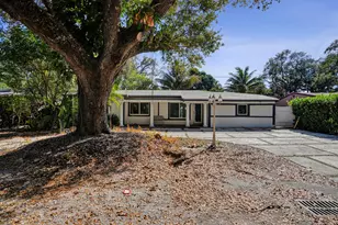 640 NE 160th St, Miami, FL 33162 - Photo 1