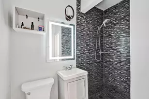 640 NE 160th St, Miami, FL 33162 - Photo 20