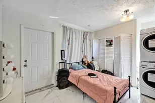 640 NE 160th St, Miami, FL 33162 - Photo 14
