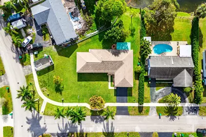 1000 SW 127th Terrace, Davie, FL 33325 - Photo 6