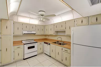 531 N Ocean Boulevard #805, Pompano Beach, FL 33062 - Photo 10