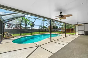 480 SE Evergreen Terrace, Port Saint Lucie, FL 34983 - Photo 8