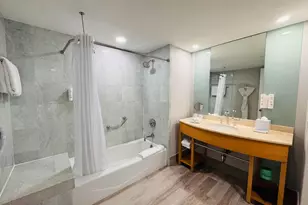 18683 Collins Ave, Sunny Isles Beach, FL 33160 - Photo 16