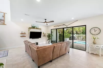 7296 Estero Drive #(), Lake Worth, FL 33463 - Photo 8