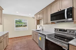 371 W 34th St, Riviera Beach, FL 33404 - Photo 8