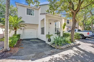 9841 NW 9th Ct, Plantation, FL 33324 - Photo 2