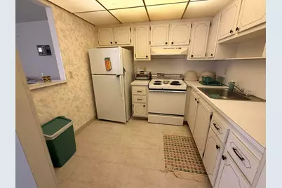 43 Valencia B, Delray Beach, FL 33446 - Photo 12