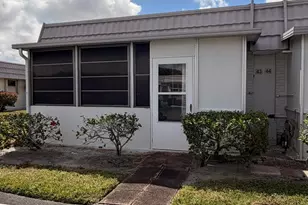 43 Valencia B, Delray Beach, FL 33446 - Photo 2
