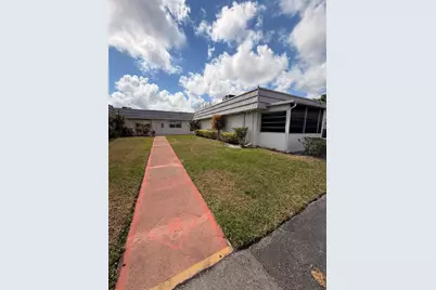 43 Valencia B, Delray Beach, FL 33446 - Photo 4