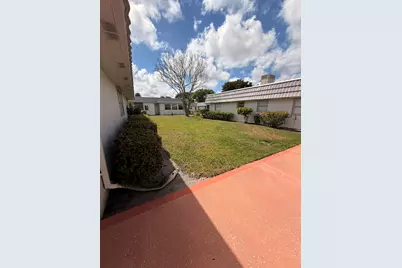 43 Valencia B, Delray Beach, FL 33446 - Photo 8