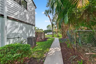 22380 Pineapple Walk Dr, Boca Raton, FL 33433 - Photo 6