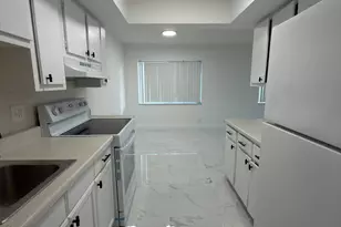 5702 NW 22nd Ct, Lauderhill, FL 33313 - Photo 8