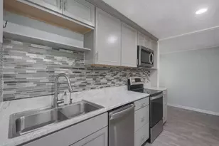 8 Santa Fe Ln, Port Saint Lucie, FL 34952 - Photo 12