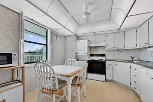 501 SW 11th Pl, Boca Raton, FL 33432 - Photo 10