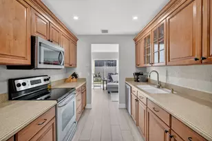 10210 Breezeway Pl, Boca Raton, FL 33428 - Photo 12