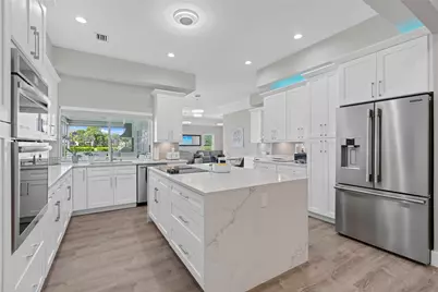 9010 Gardens Glen Circle, Palm Beach Gardens, FL 33418 - Photo 2