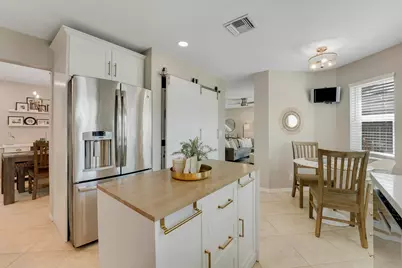 7097 Crescent Creek Lane, Coconut Creek, FL 33073 - Photo 10