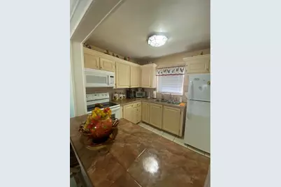 715 Lori Drive #302, Palm Springs, FL 33461 - Photo 4