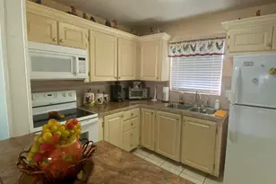 715 Lori Dr, Palm Springs, FL 33461 - Photo 4