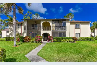 305 Knotty Pine Circle #D-2, Greenacres, FL 33463 - Photo 1