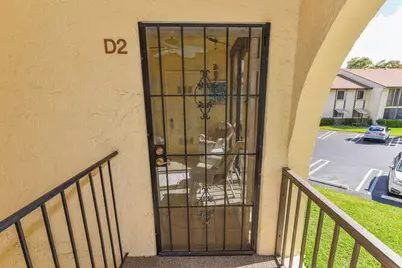 305 Knotty Pine Circle #D-2, Greenacres, FL 33463 - Photo 2