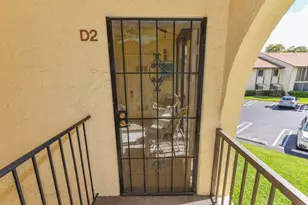 305 Knotty Pine Cir, Greenacres, FL 33463 - Photo 2