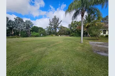 13835 N 49th St Street N, The Acreage, FL 33411 - Photo 14