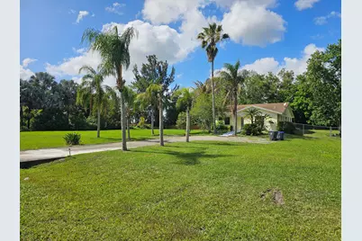 13835 N 49th St Street N, The Acreage, FL 33411 - Photo 4