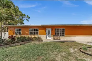 848 SE 3rd St, Belle Glade, FL 33430 - Photo 1