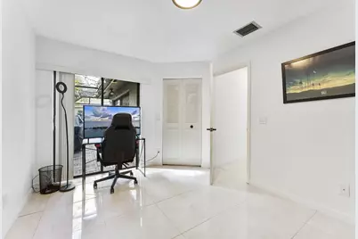 153 Meadows Drive, Boynton Beach, FL 33436 - Photo 14