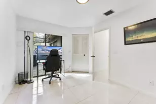 153 Meadows Dr, Boynton Beach, FL 33436 - Photo 14