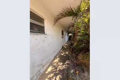 1304 NE 4th Street, Pompano Beach, FL 33060 - Photo 6