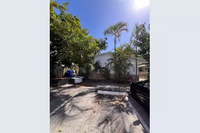 1304 NE 4th Street, Pompano Beach, FL 33060 - Photo 1